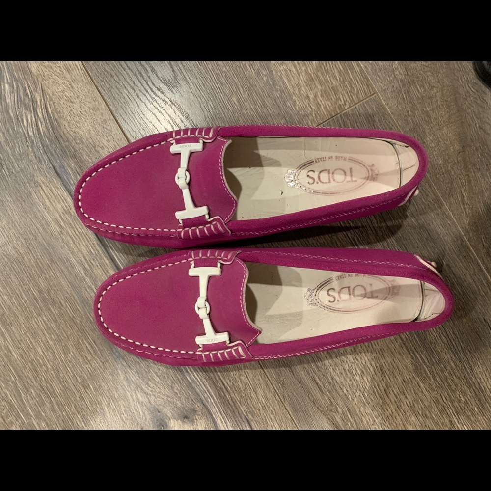 Tod’s classic loafer on sale. size 6.5